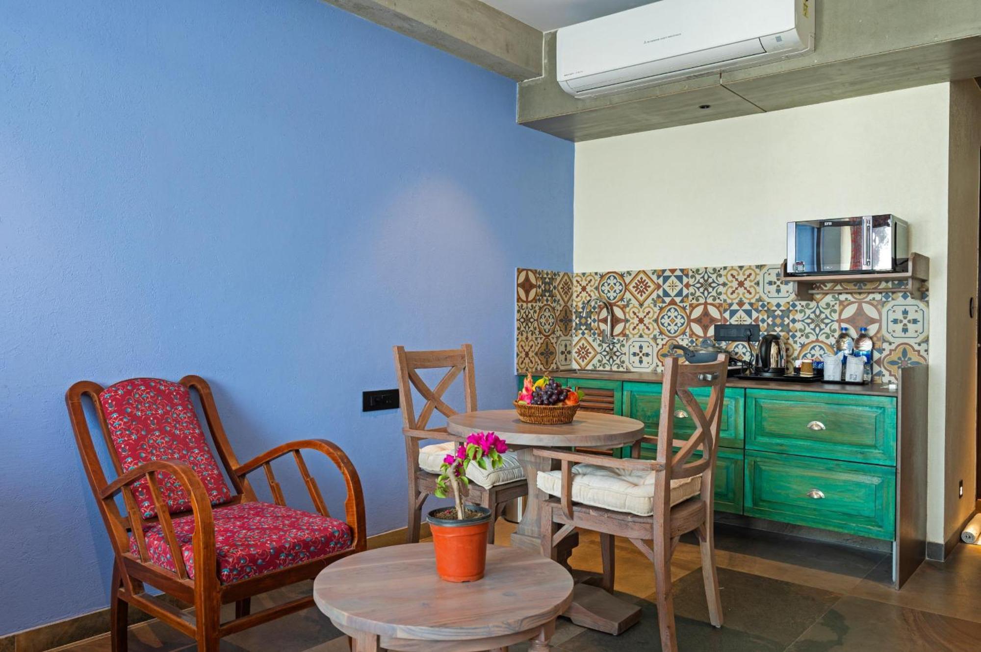 Bougainvilla Apartment Surat Exterior photo